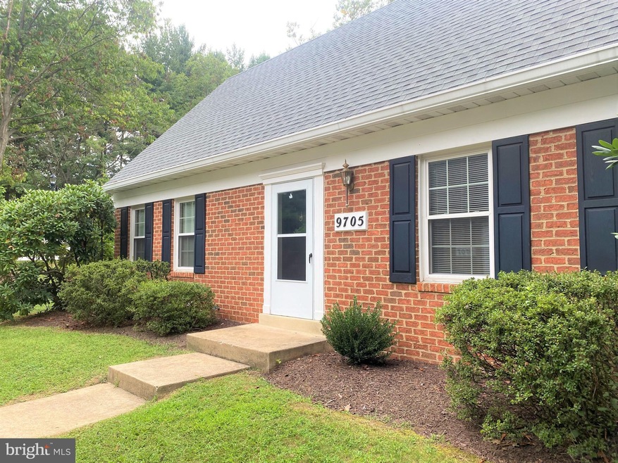 9705 Pleasant Gate Ln, Potomac, MD 20854 - photo 1