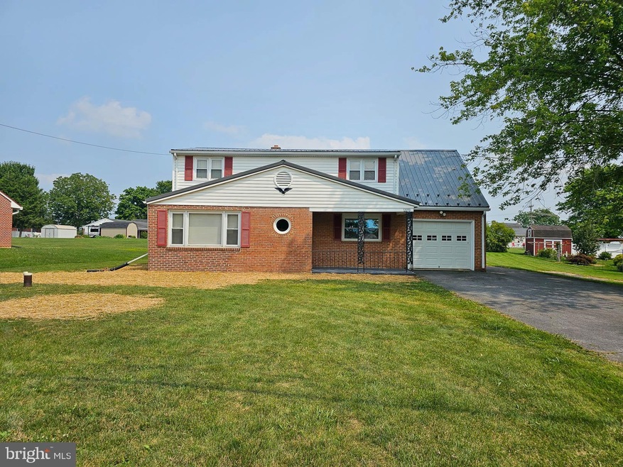 12270 Malissa Dr, Greencastle, PA 17225 - photo 1