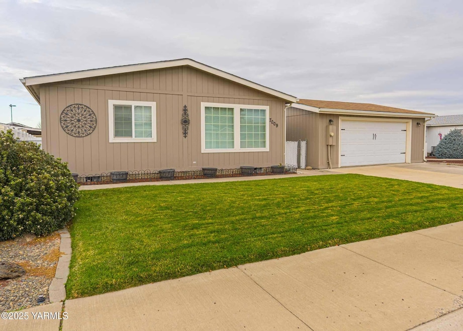 7009 Manor Way, Yakima, WA 98908 - photo 1
