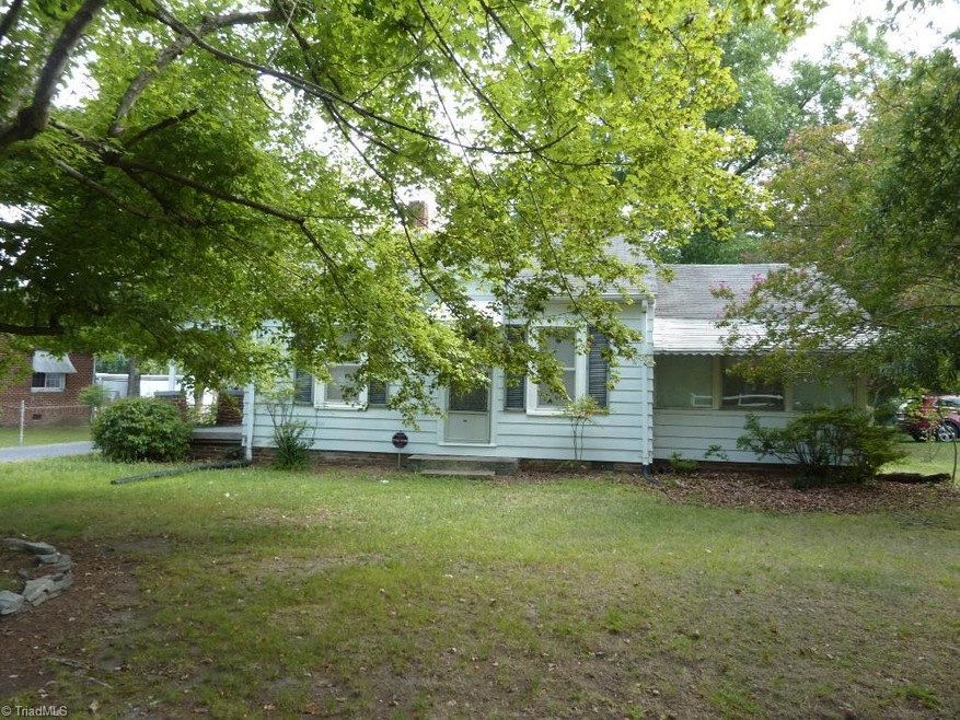 1502 E Fairfield Rd, High Point, NC 27263 - photo 1