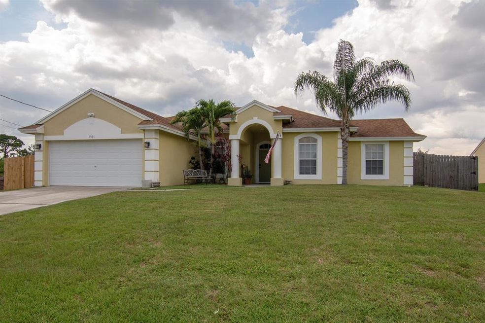 1 Beautiful 1561 Gadsan Ave