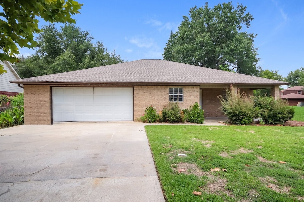 9695 Twin Shores Dr, Willis, TX 77318 - photo 1