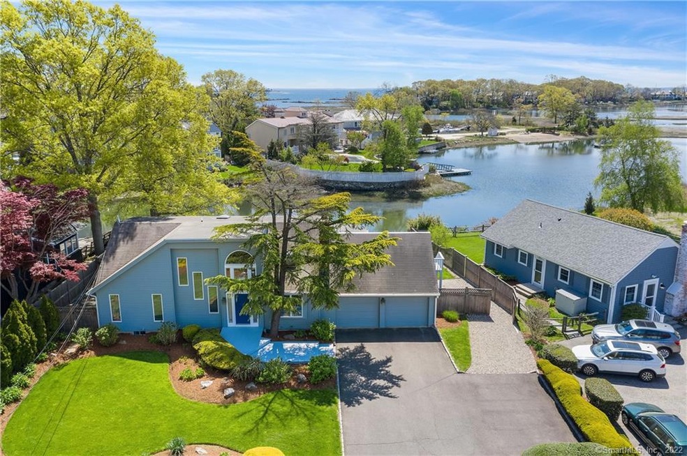 Contemporary home on Entrance of Estuary