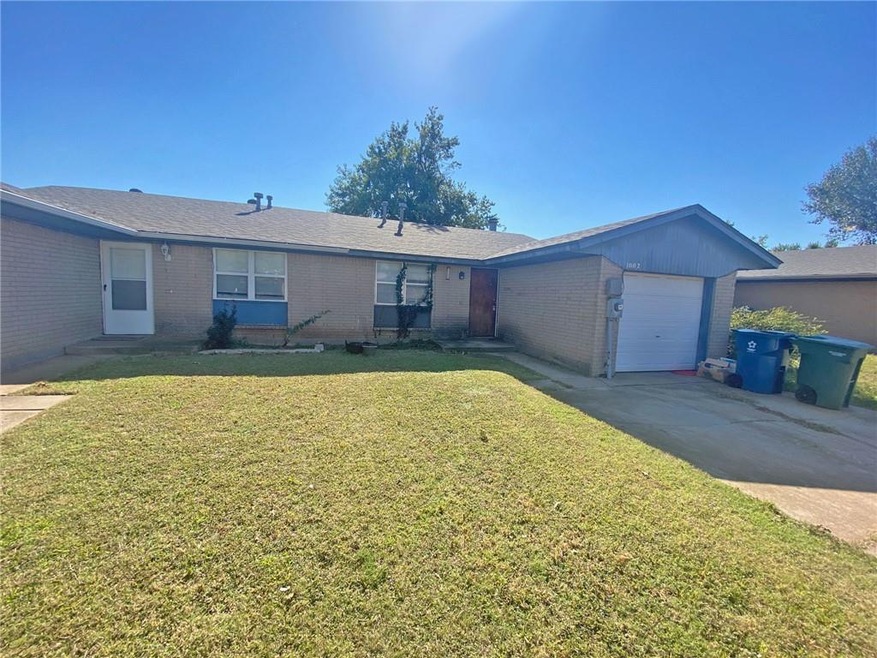 1002 Swan Lake Ct, Edmond, OK 73003 - photo 1