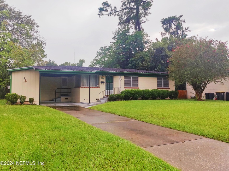 6030 Mizzell Dr, Jacksonville, FL 32205 - photo 1