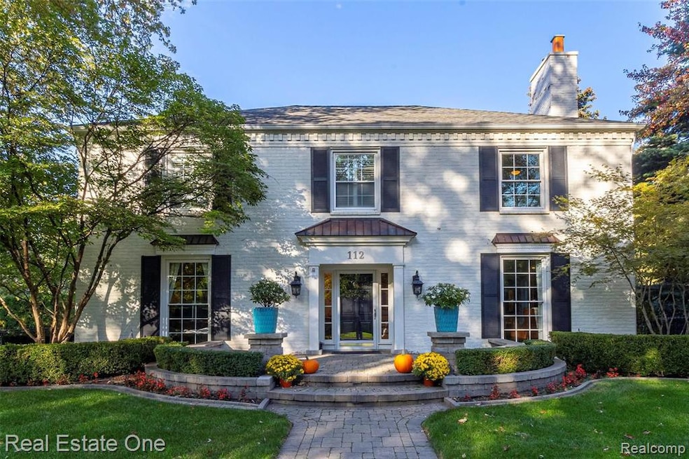 112 Vendome Rd, Grosse Pointe Farms, MI 48236 - photo 1