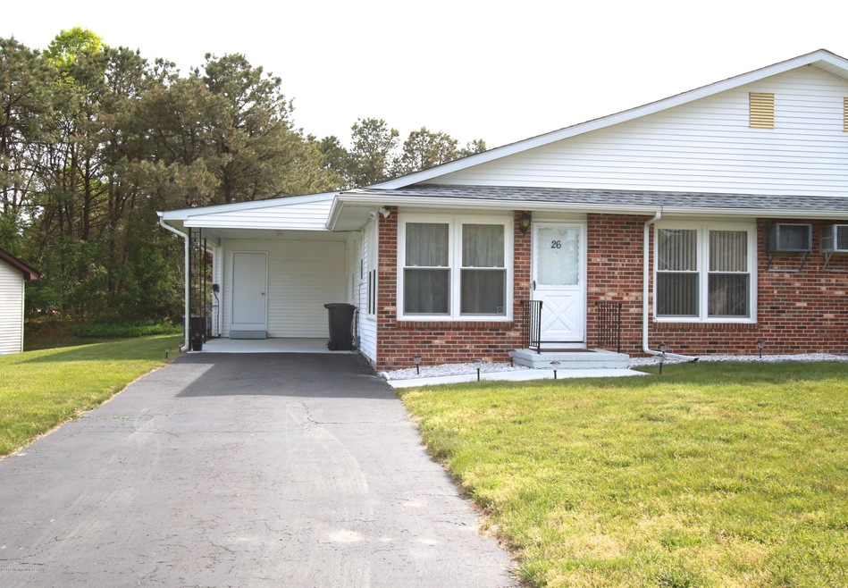 26 Cedar -Front