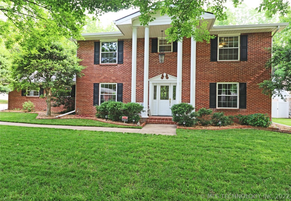 2340 London Ln, Bartlesville, OK 74006 - photo 1