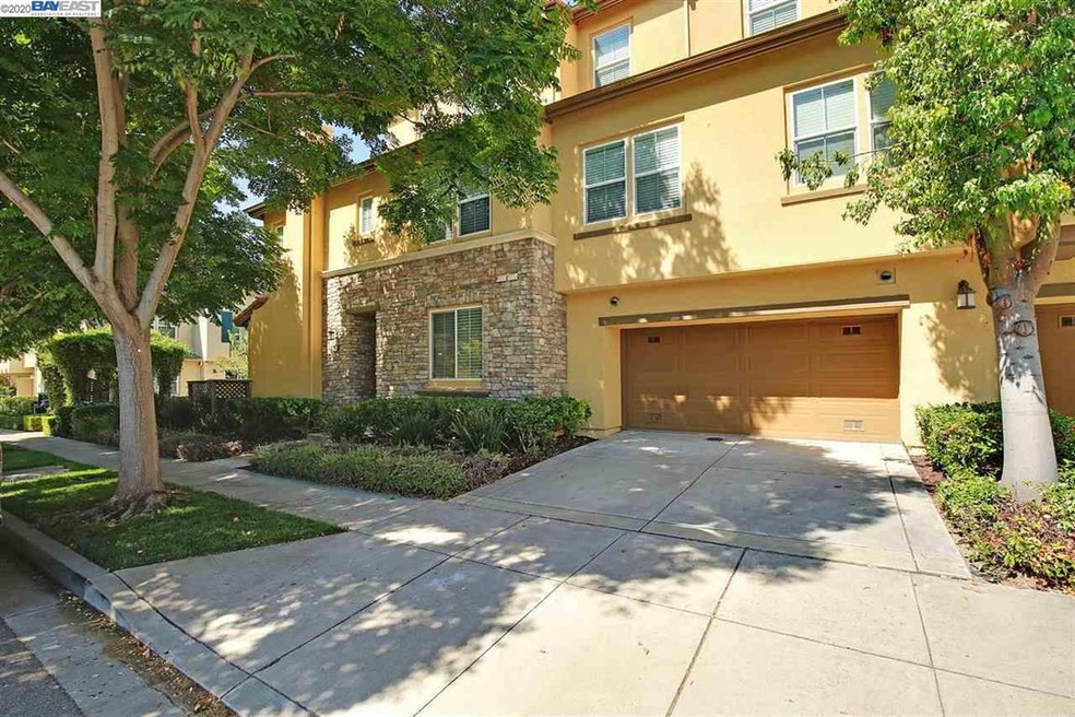 Front of house offers private driveway.