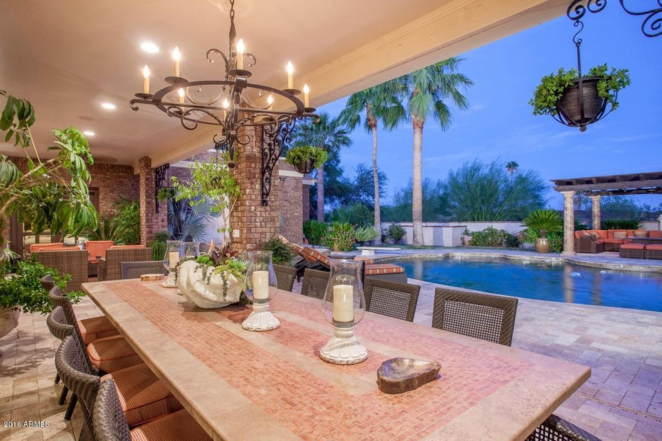 02_Back_Patio