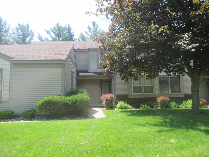 7137 Medallion Dr unit 15, Lansing, MI 48917 - photo 1