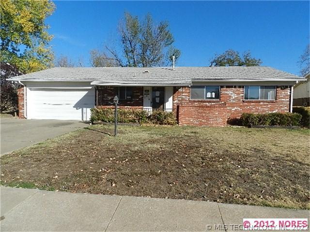 1125 N Hickory Place, Broken Arrow, OK 74012 - photo 1