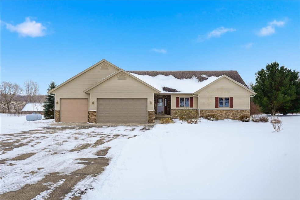 W2877 776th Ave, Spring Valley, WI 54767 - photo 1