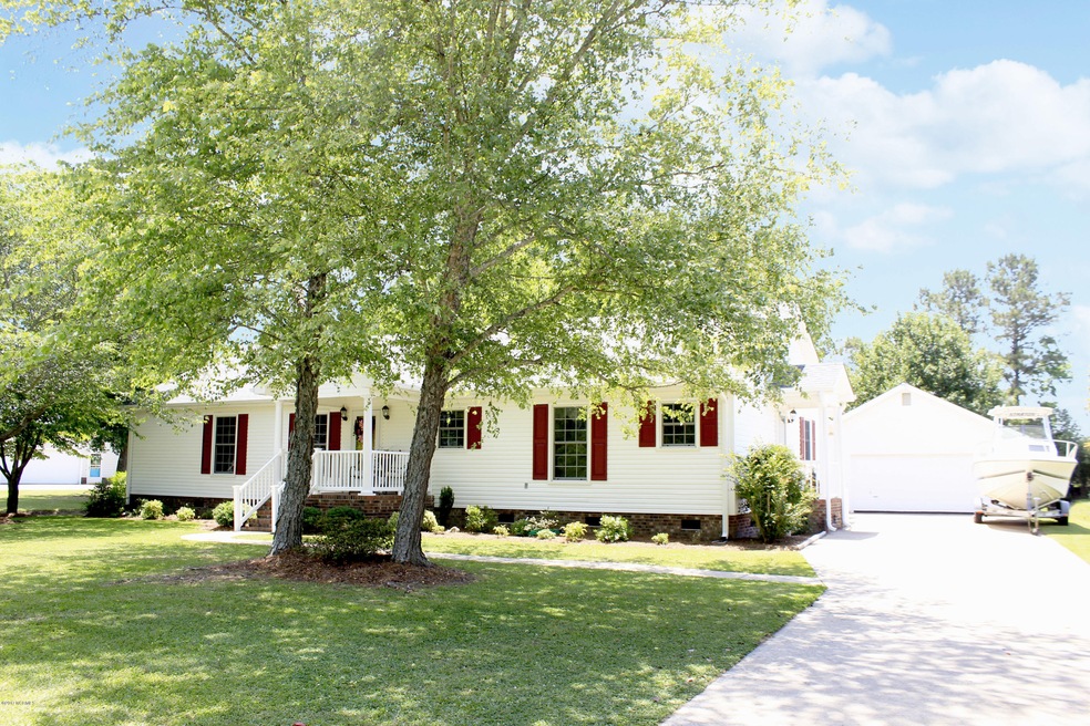 925 Darrell Dr, Greenville, NC 27834 - photo 1