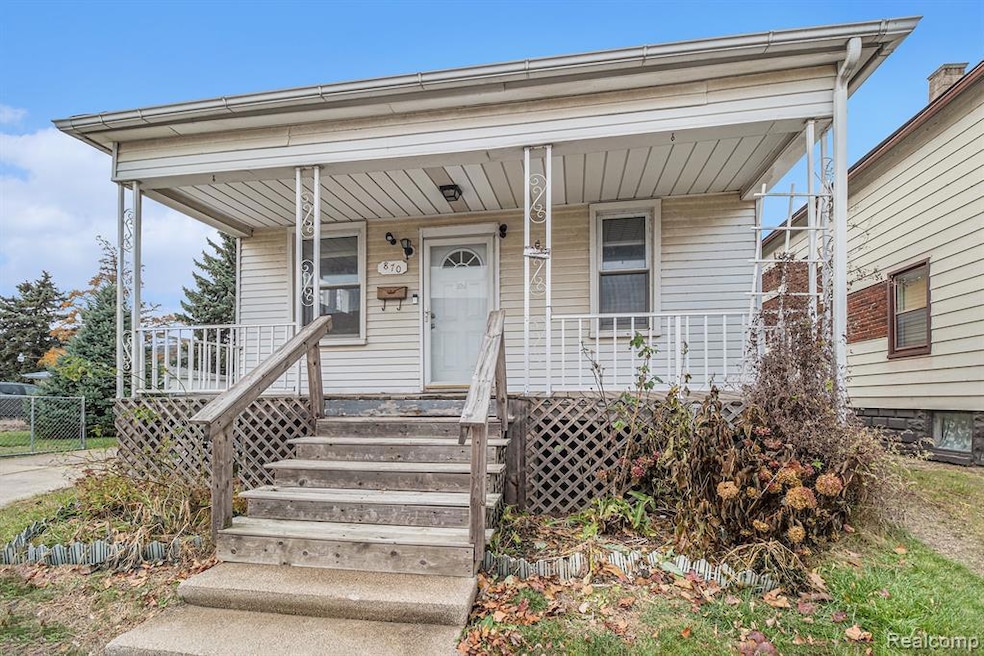 870 4th St, Wyandotte, MI 48192 - photo 1