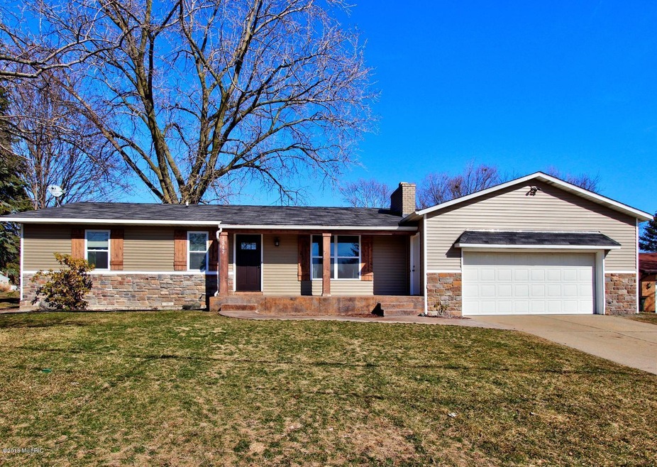 7242 Zinnia Ct SE Grand Rapids-large-002