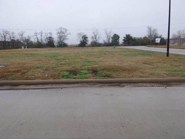 3219 Birkhill Ct, Bay City, TX 77414 - photo 1