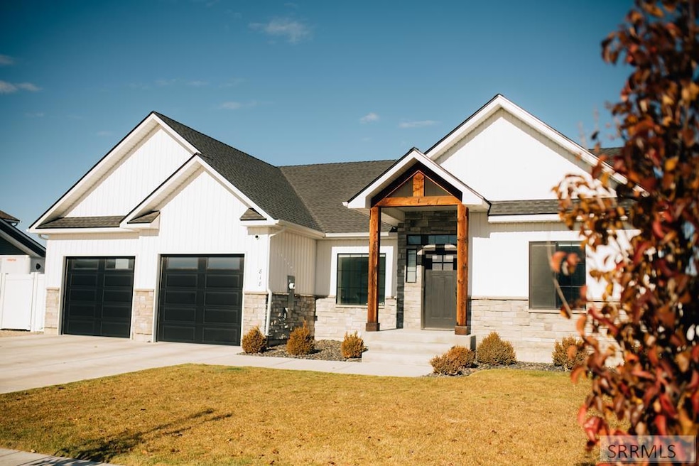 For Sale $549,000 • Co-Listing Agent