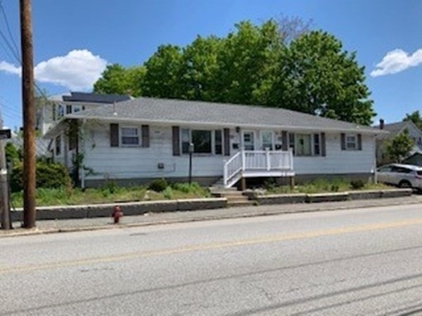 221 Mammoth Rd unit 1, Lowell, MA 01854 - photo 1