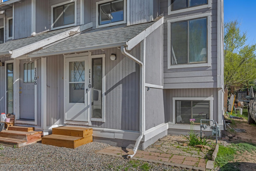 01_1110_Orchard_Ave_Silt_81652001_mls