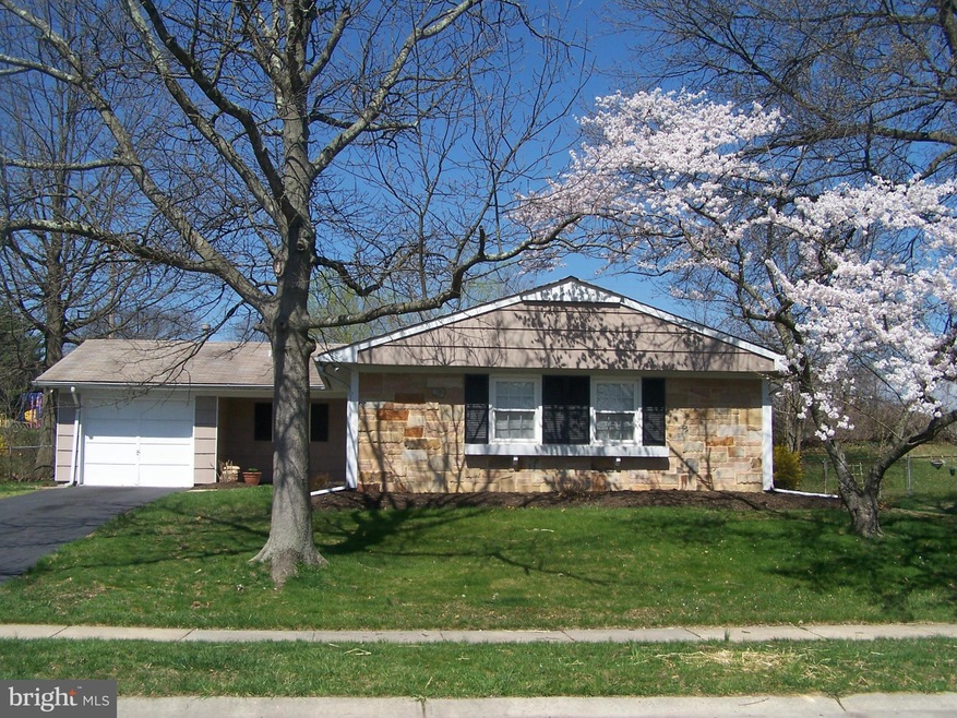 12108 Round Tree Ln, Bowie, MD 20715 - photo 1