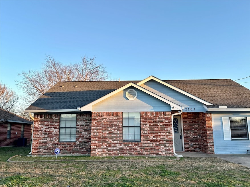 2105 Melody Cir, Kaufman, TX 75142 - photo 1