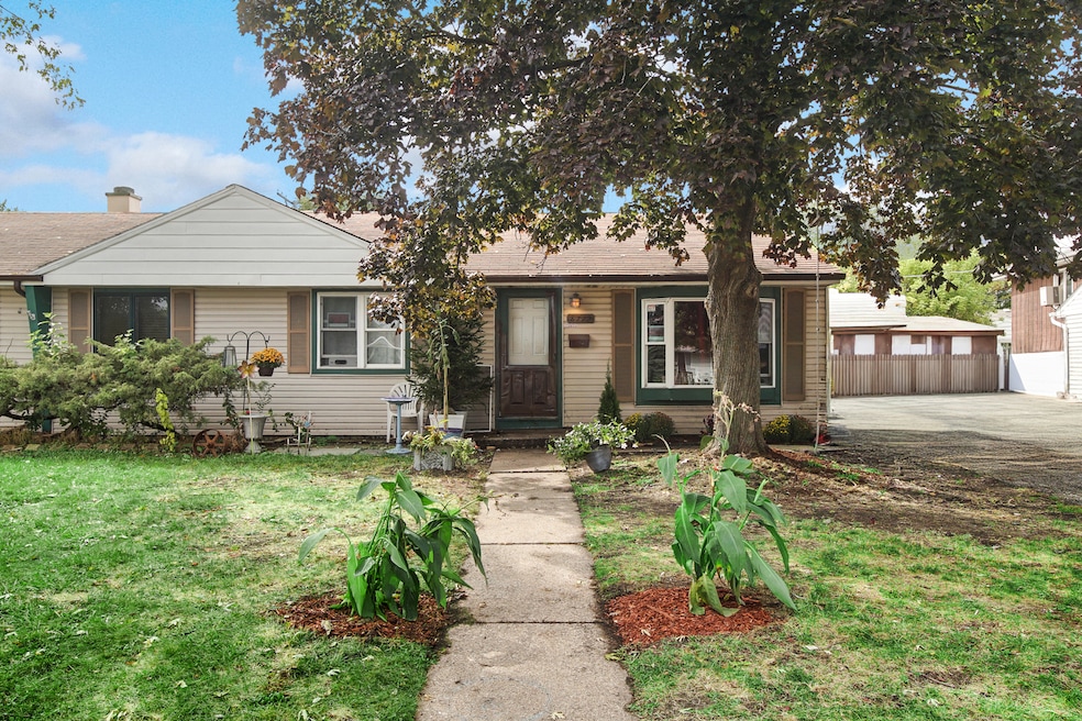 8772 S Kolmar Ave, Hometown, IL 60456 - photo 1