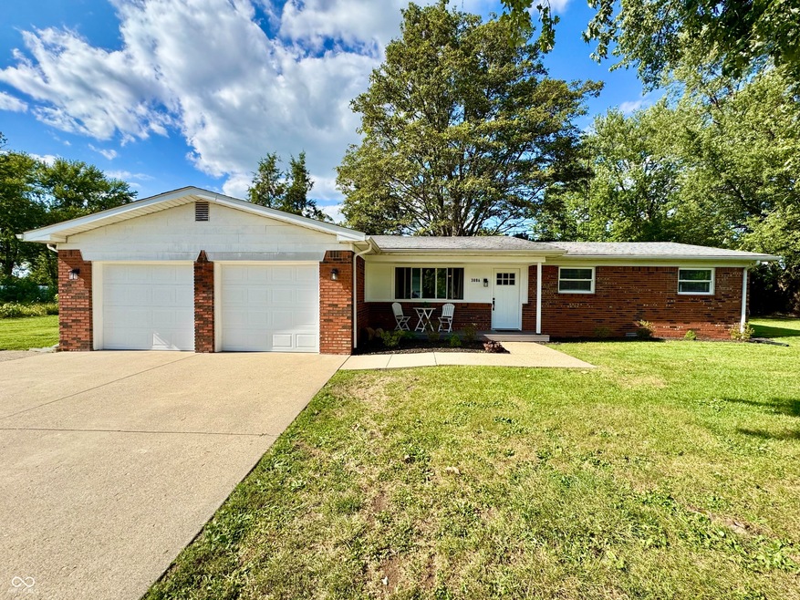 3886 E Carol Ct, Columbus, IN 47203 - photo 1