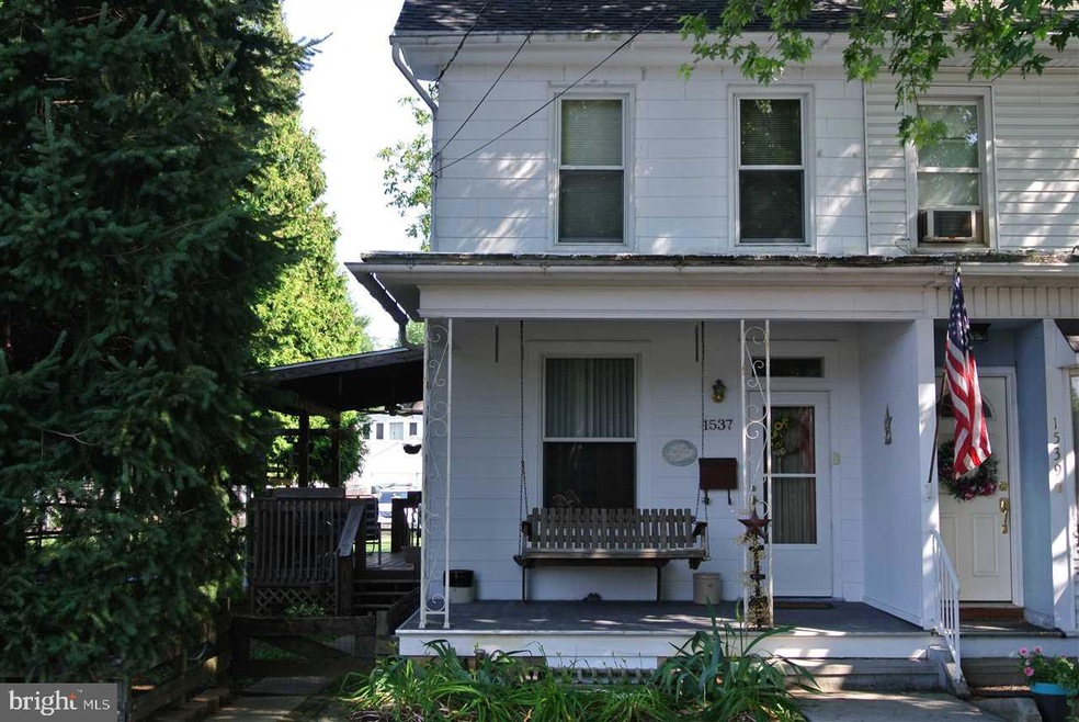 1537 E Chocolate Ave, Hershey, PA 17033 - photo 1