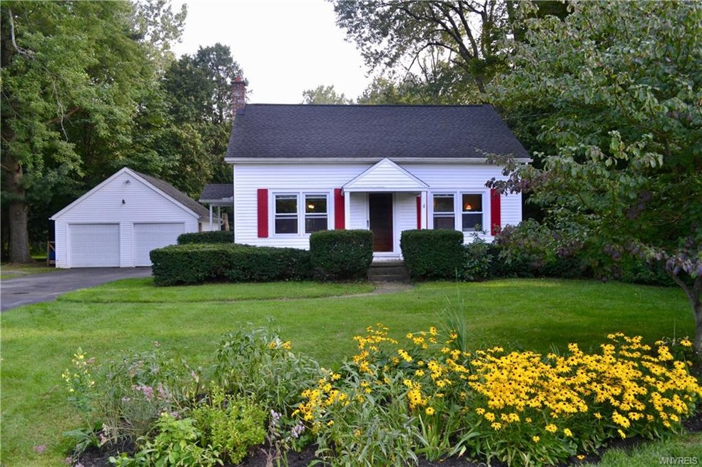 Bigger than it looks from the street! 1620 square 
