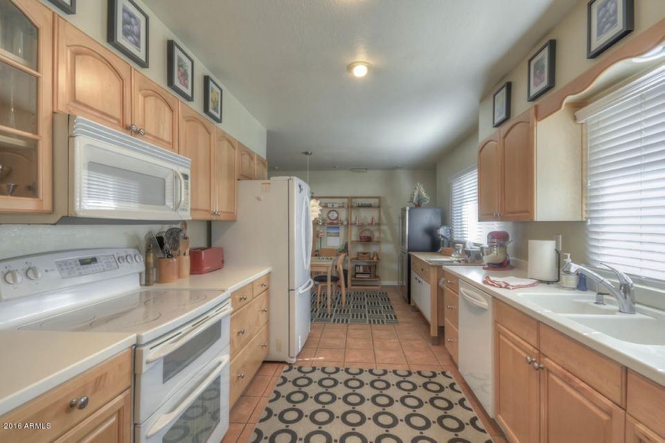 Kitchen (1)-SMALL