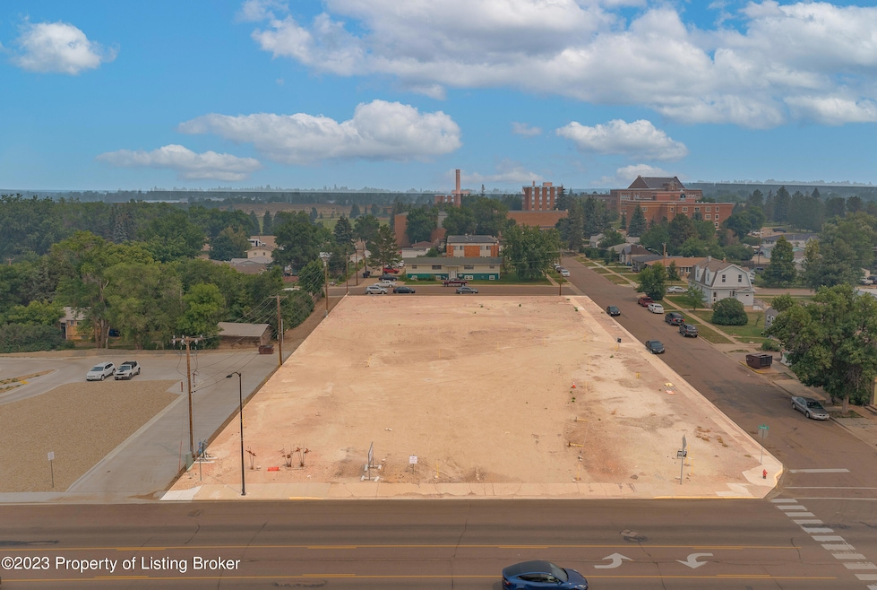 0 W Villard St unit 23-789, Dickinson, ND 58601 - photo 1