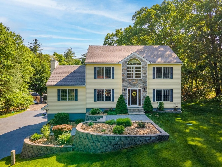 27 Breakneck Rd, Hudson, NH 03051 - photo 1