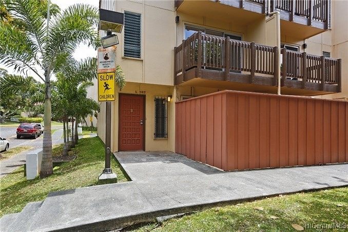 Desirable end unit with no neighbors above, below,