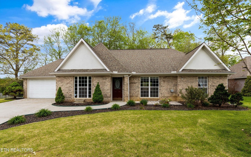 Sold $400,000 • Co-Listing Agent