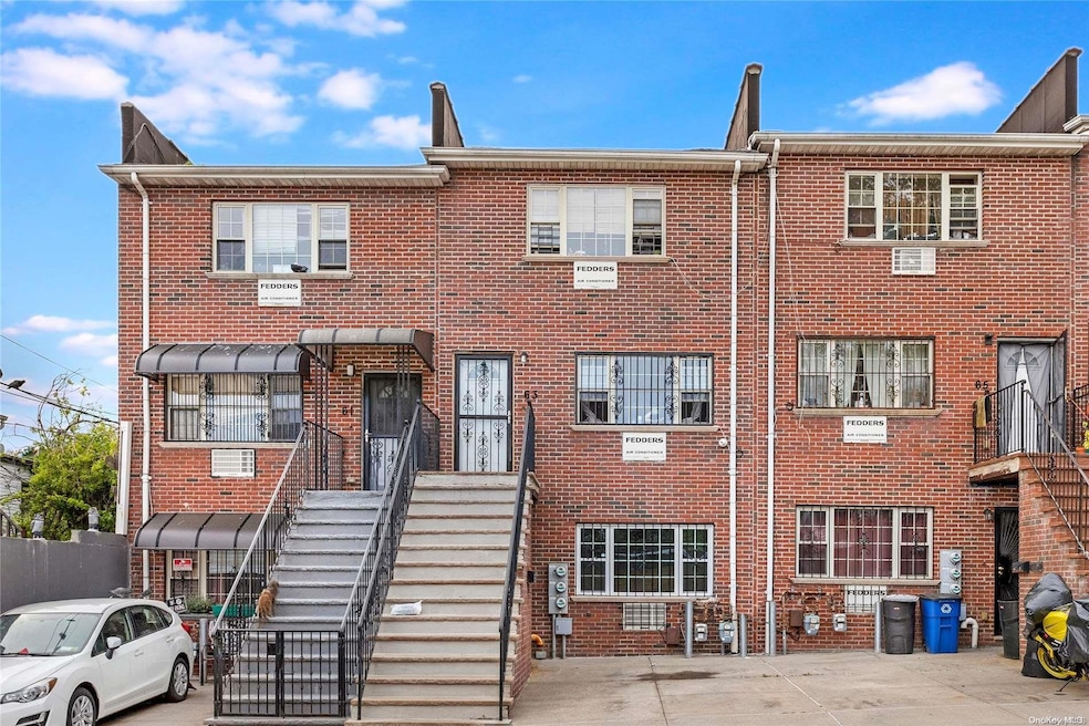 Sold $895,000 • Co-Listing Agent