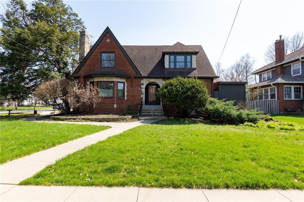 4100 Forest Ave, Des Moines, IA 50311 - photo 1