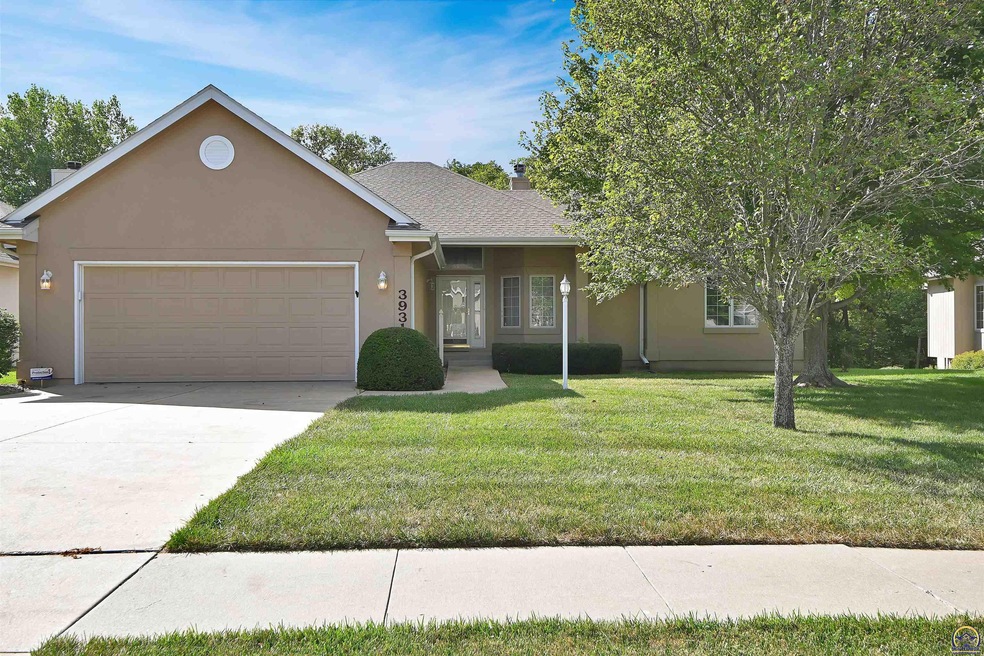 3931 SW Stonybrook Dr, Topeka, KS 66610 - photo 1