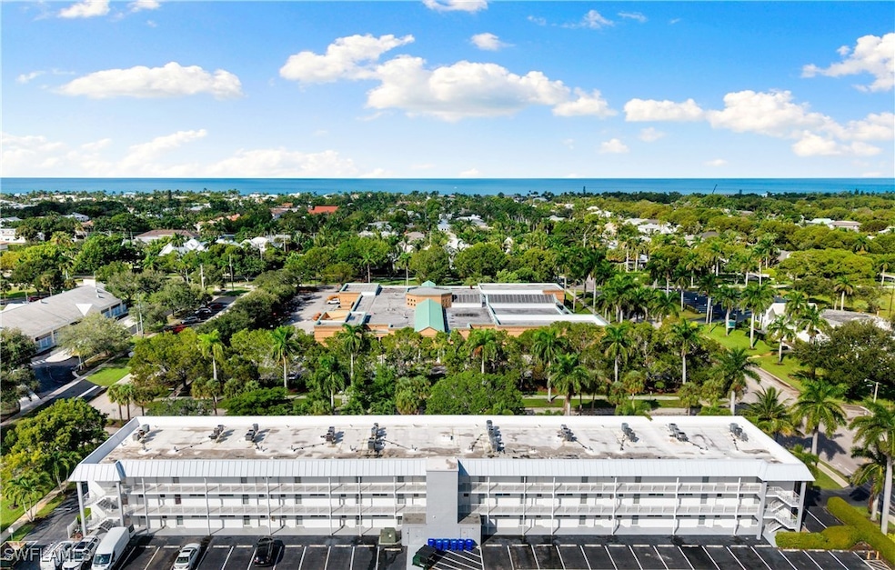 72 7th St S unit 305, Naples, FL 34102 - photo 1