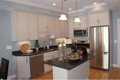 345 Belgrade Ave unit 3, Roslindale, MA 02131 - photo 1