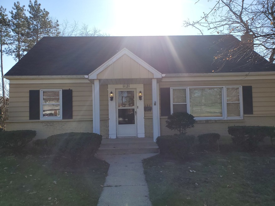 1121 W Keith Ave, Waukegan, IL 60085 - photo 1