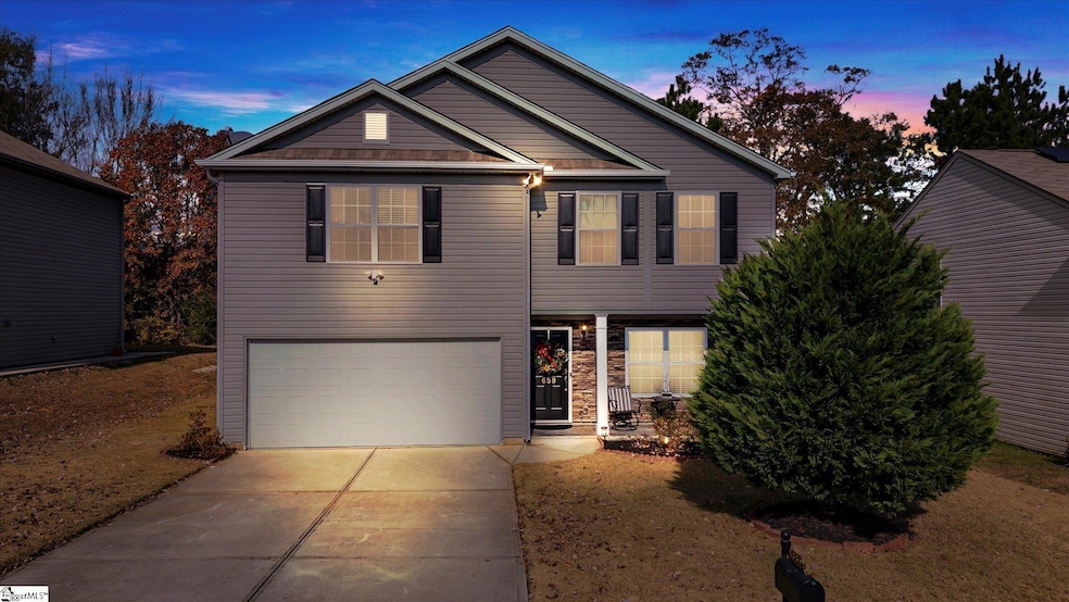 659 Markham Cir, Moore, SC 29369 - photo 1