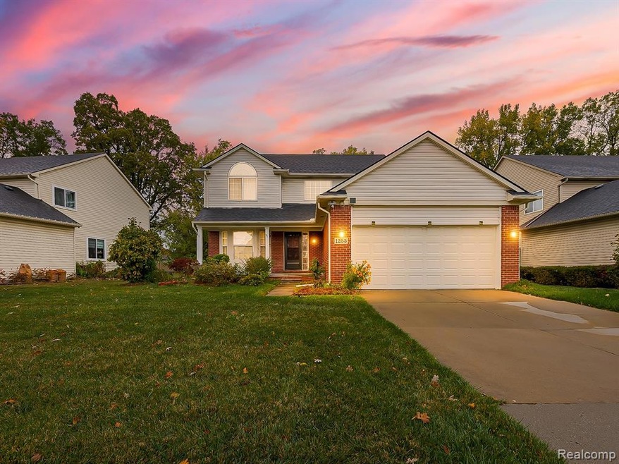 1255 Hartland St, Troy, MI 48083 - photo 1