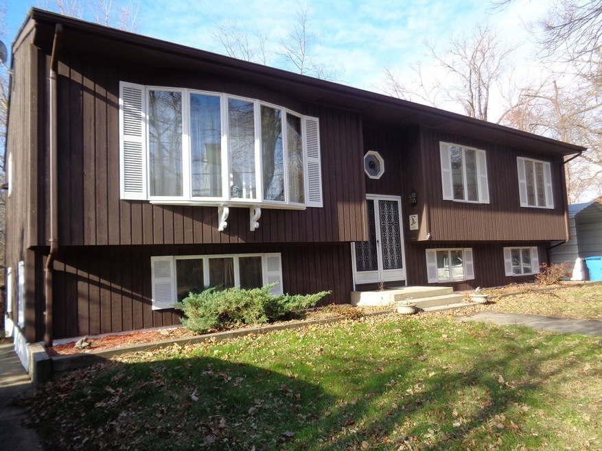 132 Woodbury Rd, Cranston, RI 02905 - photo 1