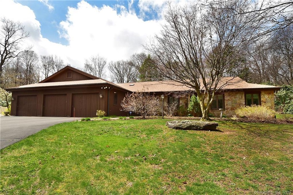 Sprawling ranch with large rooms and incredible ou
