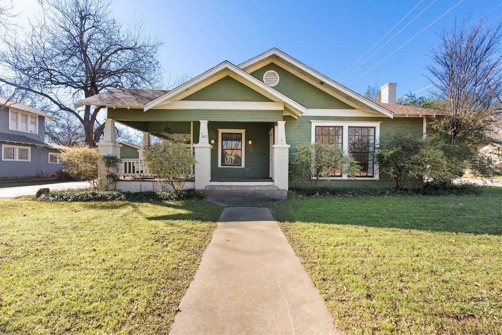 602 Forrest Ave, Cleburne, TX 76033 - photo 1