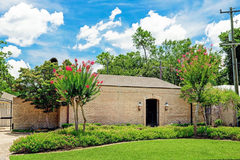 302 Gessner Rd, Houston, TX 77024 - photo 1