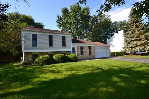 1405 Tanglewood Dr unit 1, Algonquin, IL 60102 - photo 1