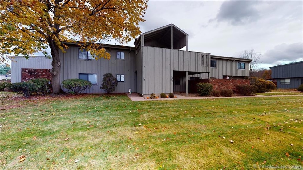 Countryside Complex conveniently located to Berlin Tpk with plenty of shopping yet offers a Park like setting