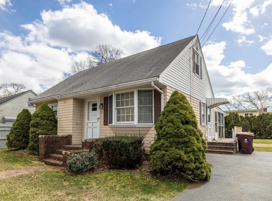 26 Wamsutta Ave, Acushnet, MA 02743 - photo 1